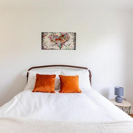 Large, Bright And Spacious 3 Bed Flat In Londra Dış mekan fotoğraf