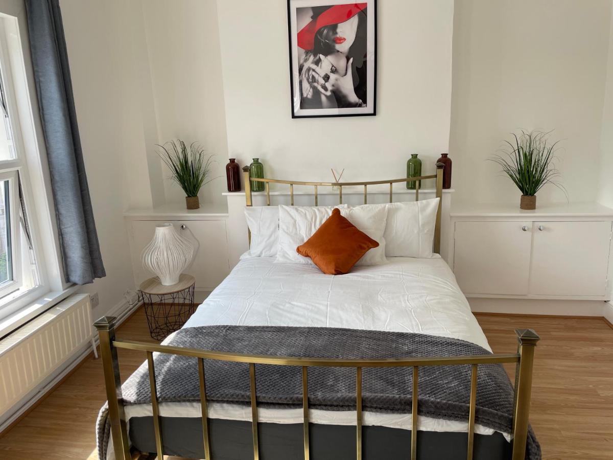 Large, Bright And Spacious 3 Bed Flat In Londra Dış mekan fotoğraf