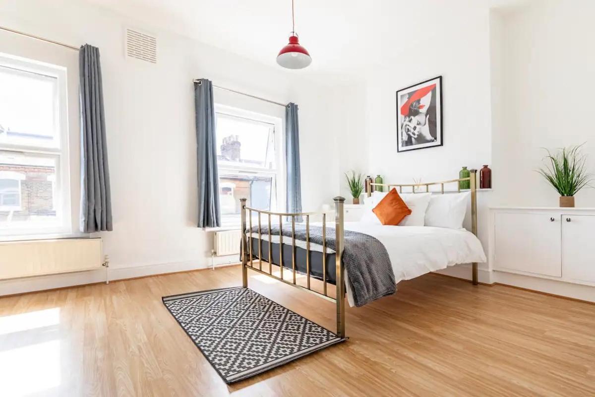 Large, Bright And Spacious 3 Bed Flat In Londra Dış mekan fotoğraf