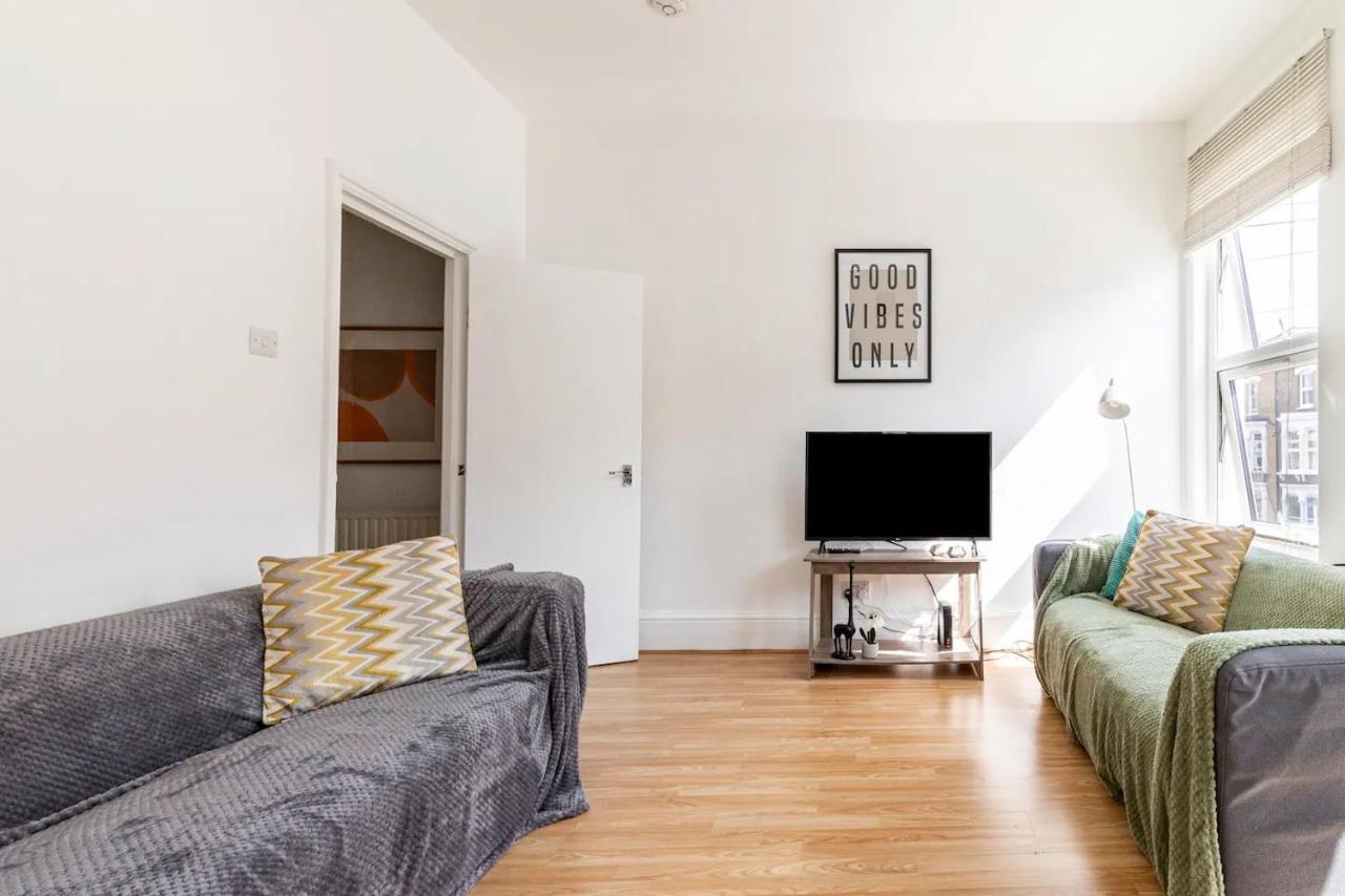 Large, Bright And Spacious 3 Bed Flat In Londra Dış mekan fotoğraf